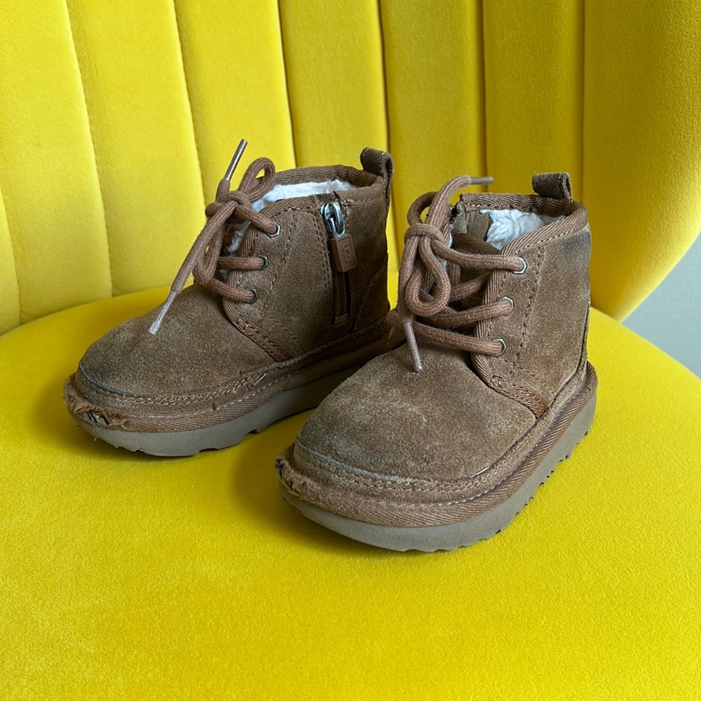 Toddler Uggs boots size 7